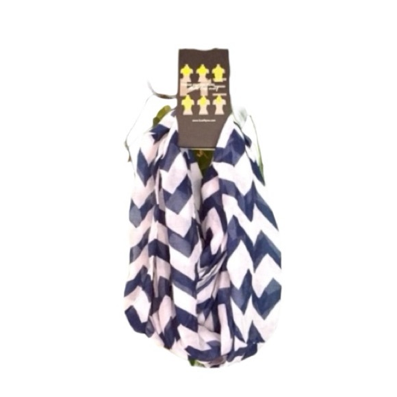 Multi Loop Scarf - Picture 4 of 8